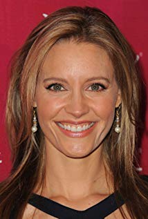 How tall is Kadee Strickland?